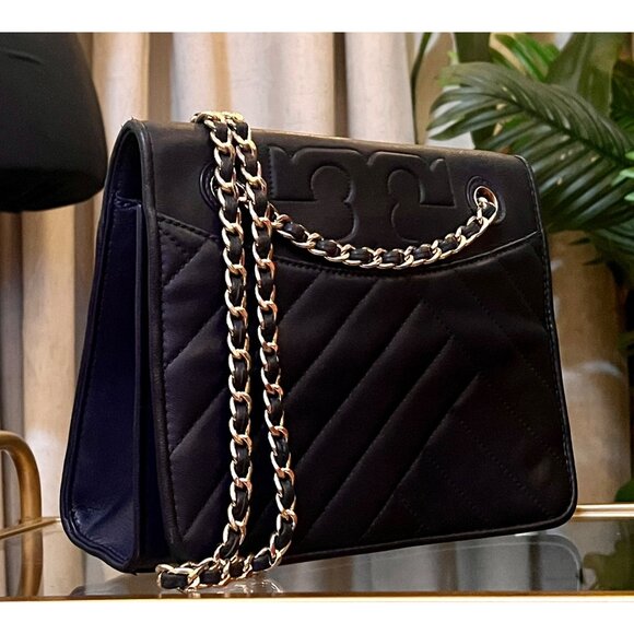 ✺ AUTHENTIC TORY BURCH NAVY BLUE QUILTED LEATHER FLEMING/ALEXA HANDBAG - Picture 5 of 11